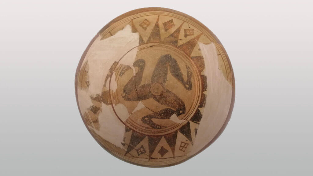 Dinos with Triquetra, end of seventh century BC, Archaeological museum of Agrigento, photo Giuseppe Gallo.